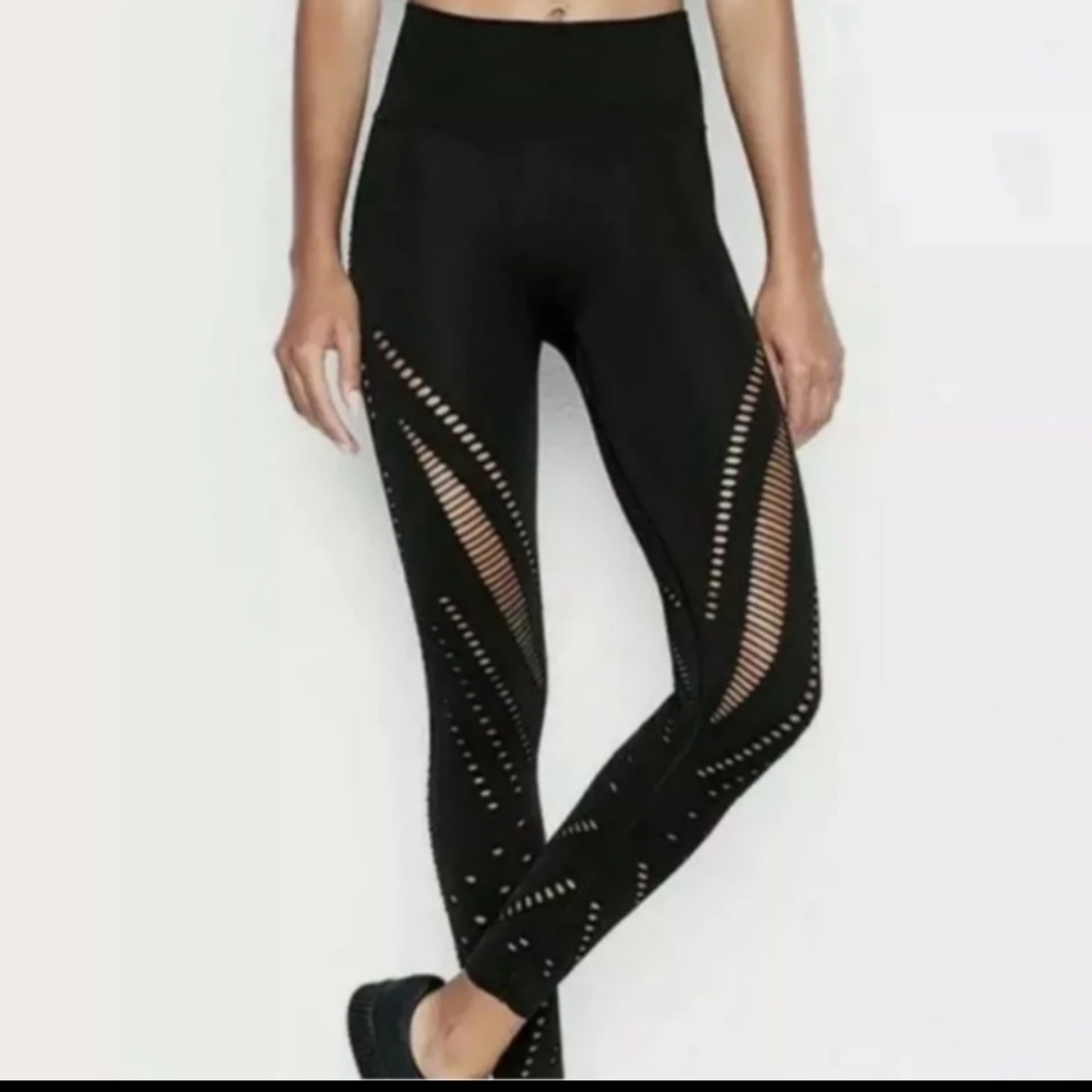 Victoria Sport 2 Pc Set